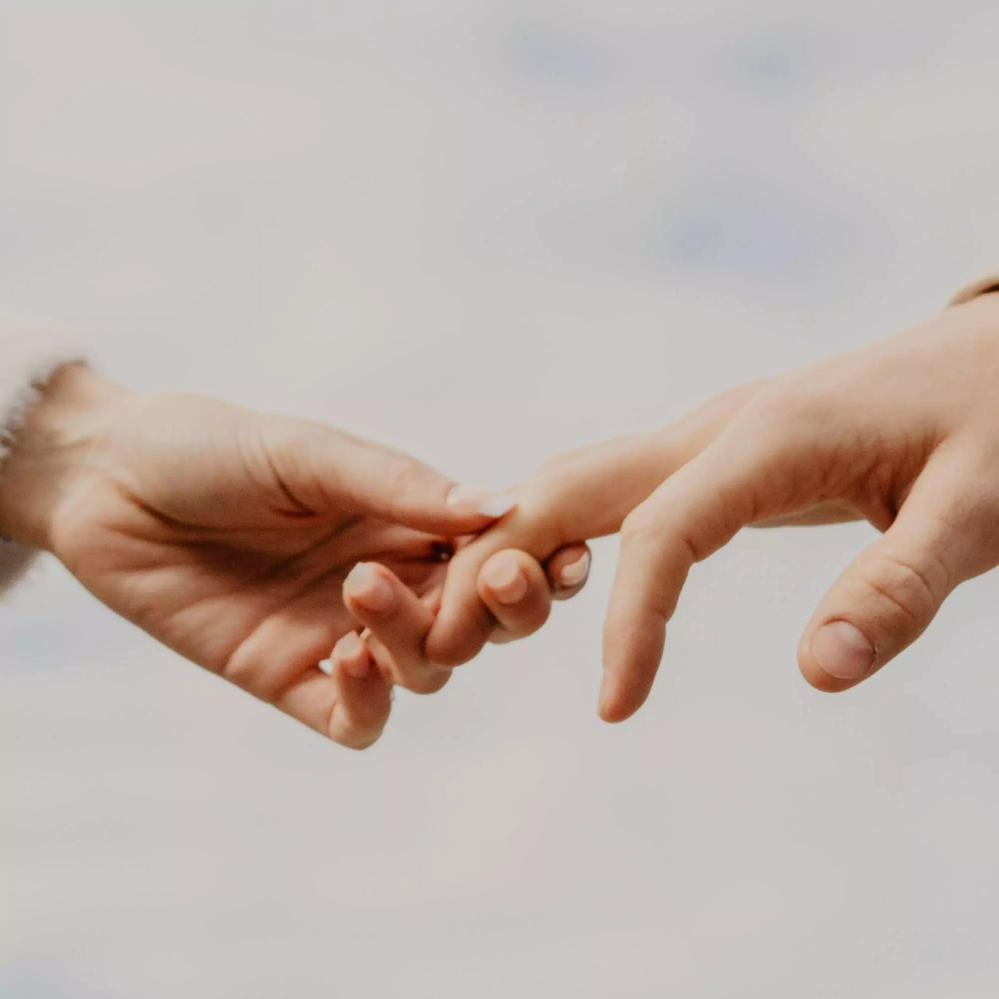 normal couple hand pic